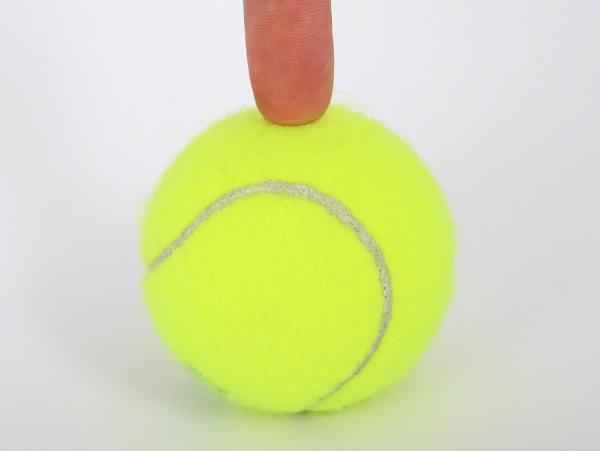 Czy piłki tenisowe są dobre dla psów?  - Z czego zrobiona jest piłka tenisowa?